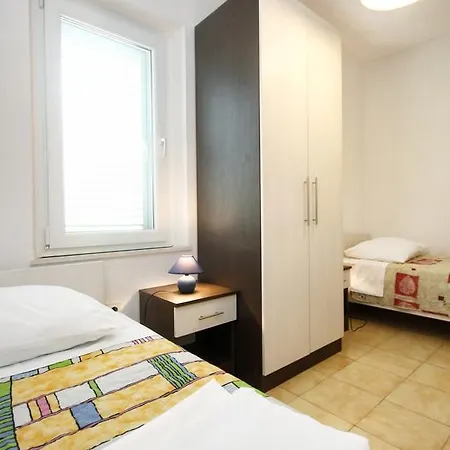 Apartment 4440c